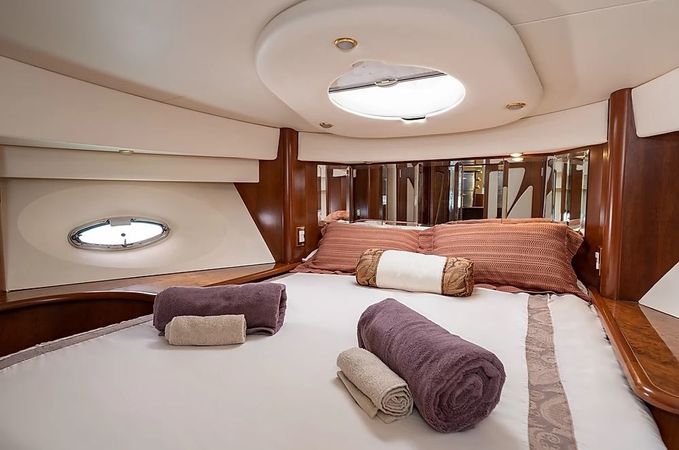 Silverton Ovation 52 | Life of Riley