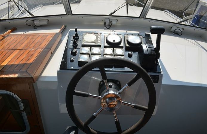 Jachtwerf Gijs van der Valk Valkkruiser 1350 | Blueflower