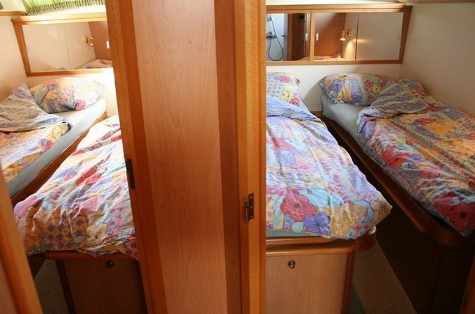 Jachtwerf Gijs van der Valk Valkkruiser 1350 | Blueflower