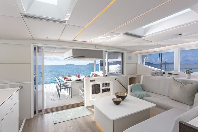 Voyage 590 Electric | Summer Breez