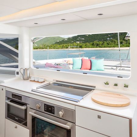 Voyage 590 Electric | Summer Breez