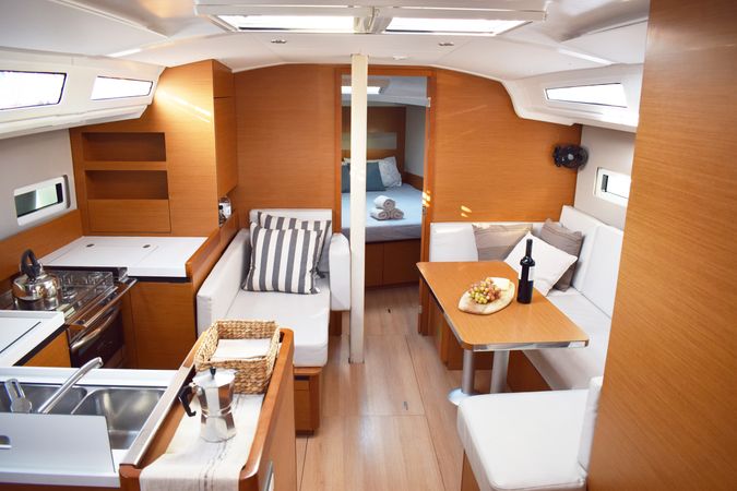 Jeanneau Sun Odyssey 410 | Irene