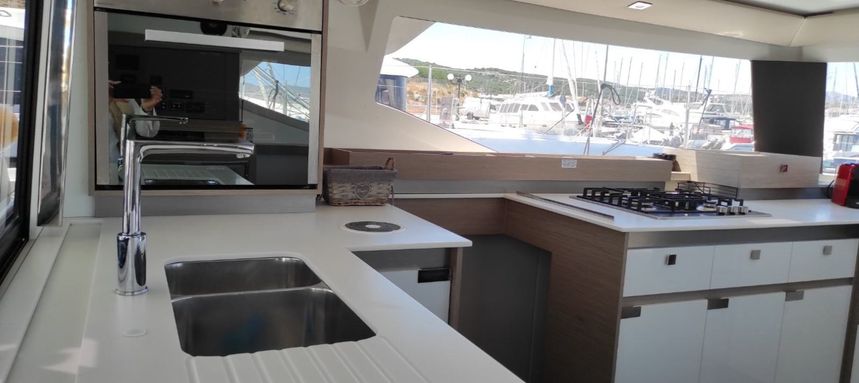 Fountaine Pajot Elba 45 | Kon-tiki