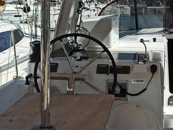 Jeanneau Sun Loft 47 | Cyclamen