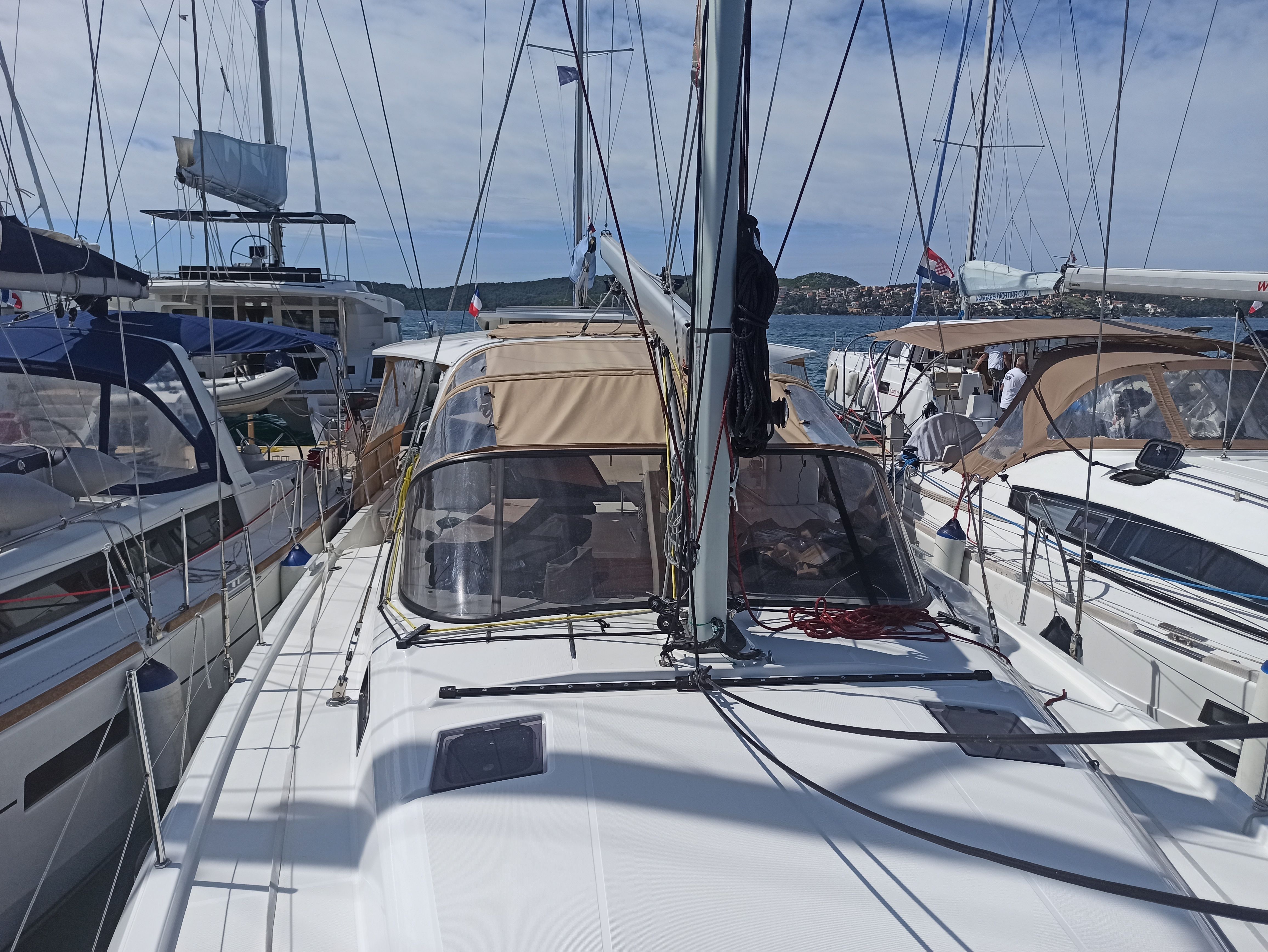 Jeanneau Sun Loft 47 | Cyclamen