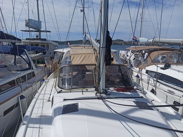 Jeanneau Sun Loft 47 | Cyclamen