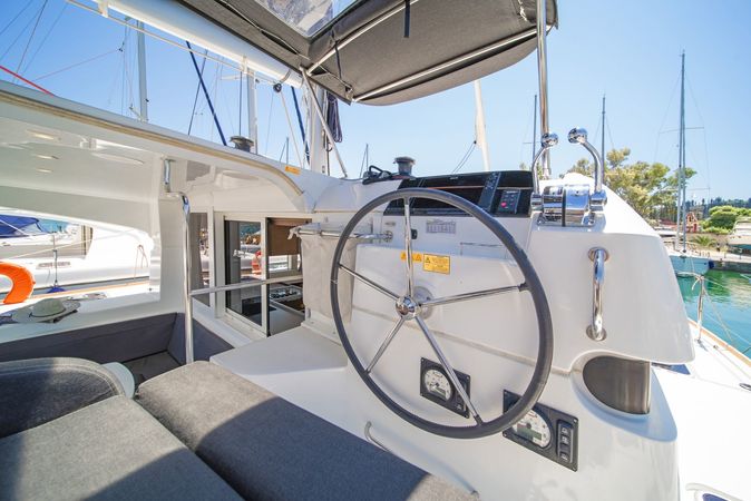 Lagoon 40 | Thalasea