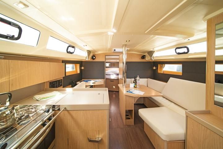 Beneteau Oceanis 41.1 | Lux