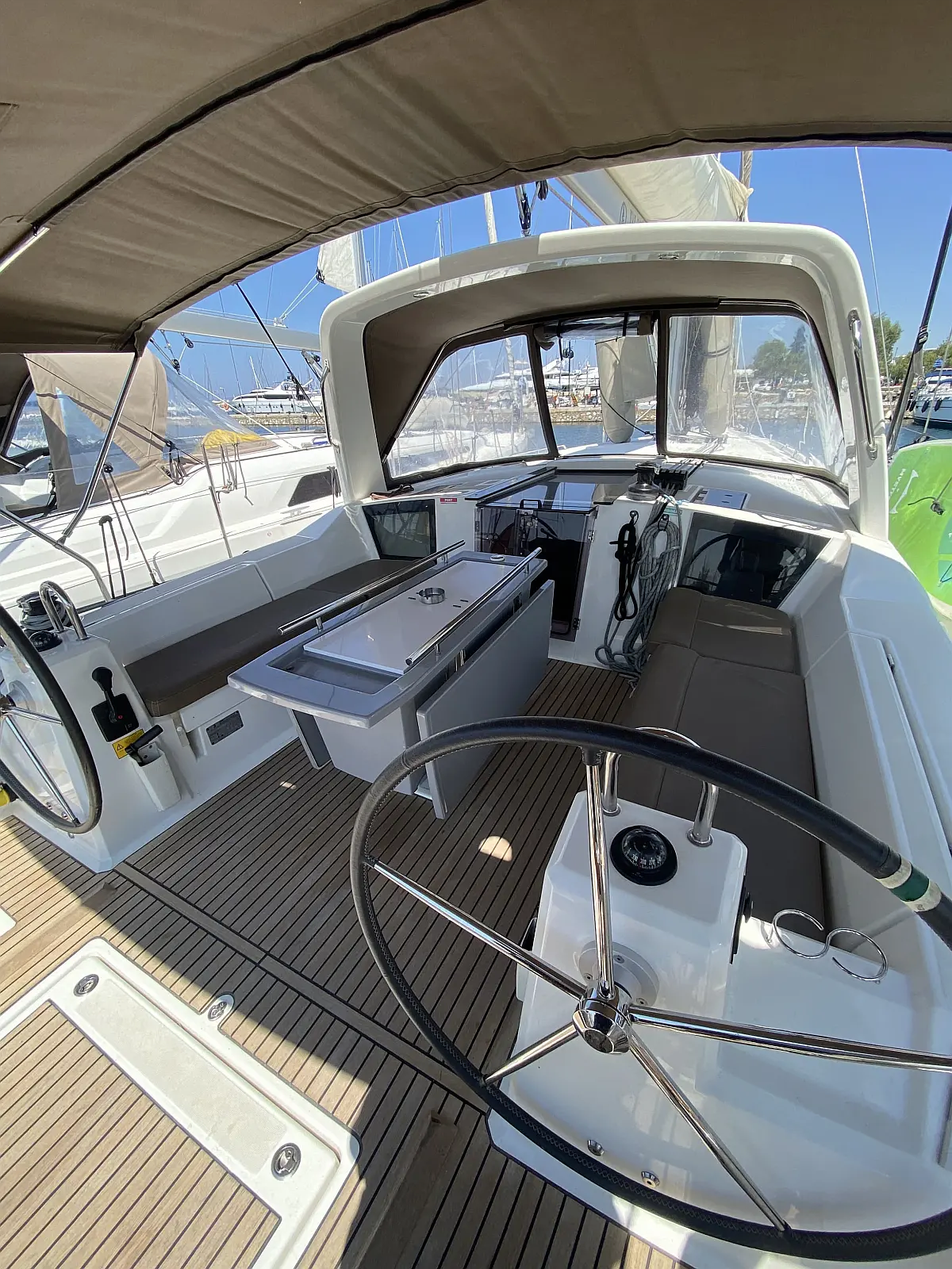 Beneteau Oceanis 41.1 | Iris