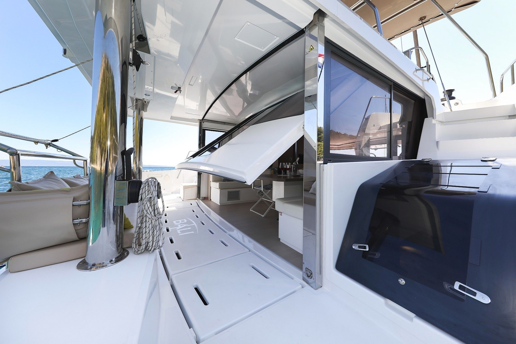 Bali 4.8 | Vaya Con Dios