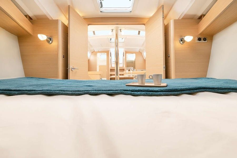 Dufour 360 | Snowdrop