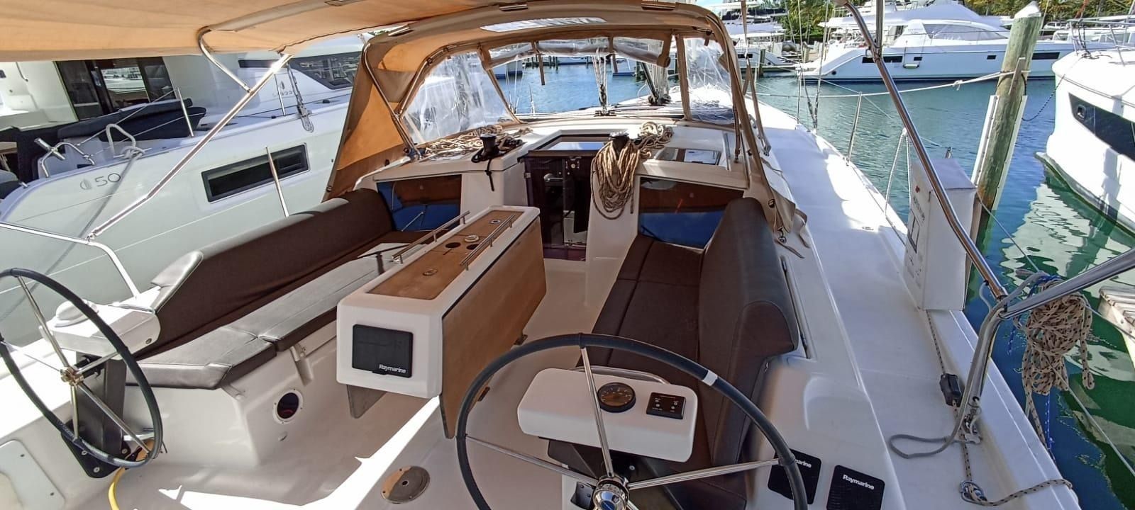 Dufour 430 | Sunny Mango