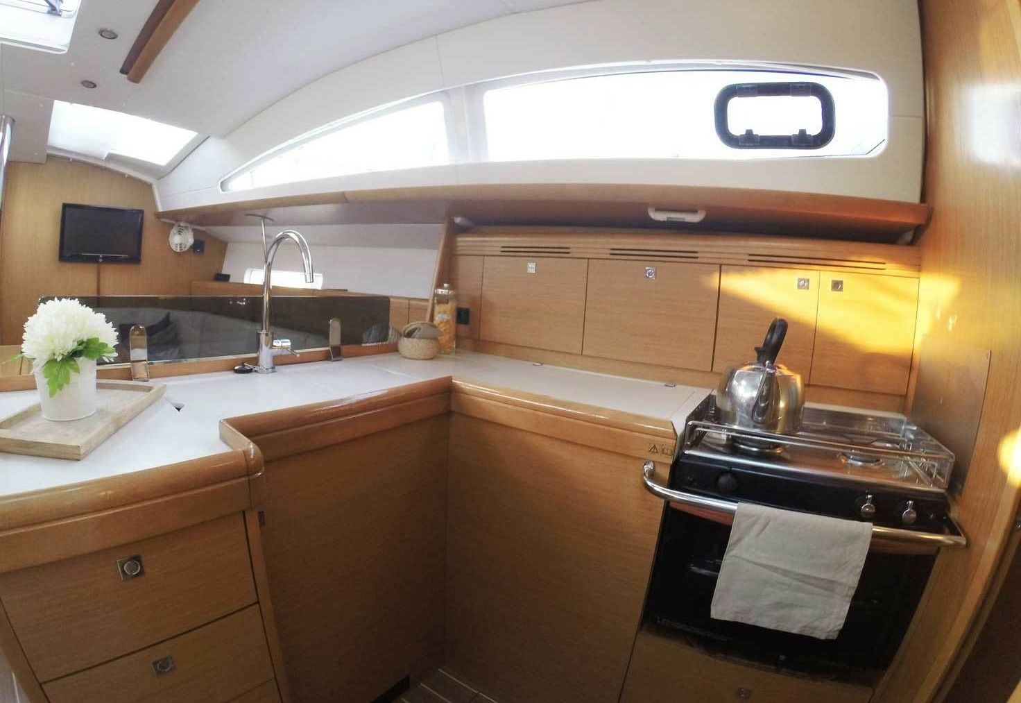 Jeanneau Sun Odyssey 42 | Sweet Alis