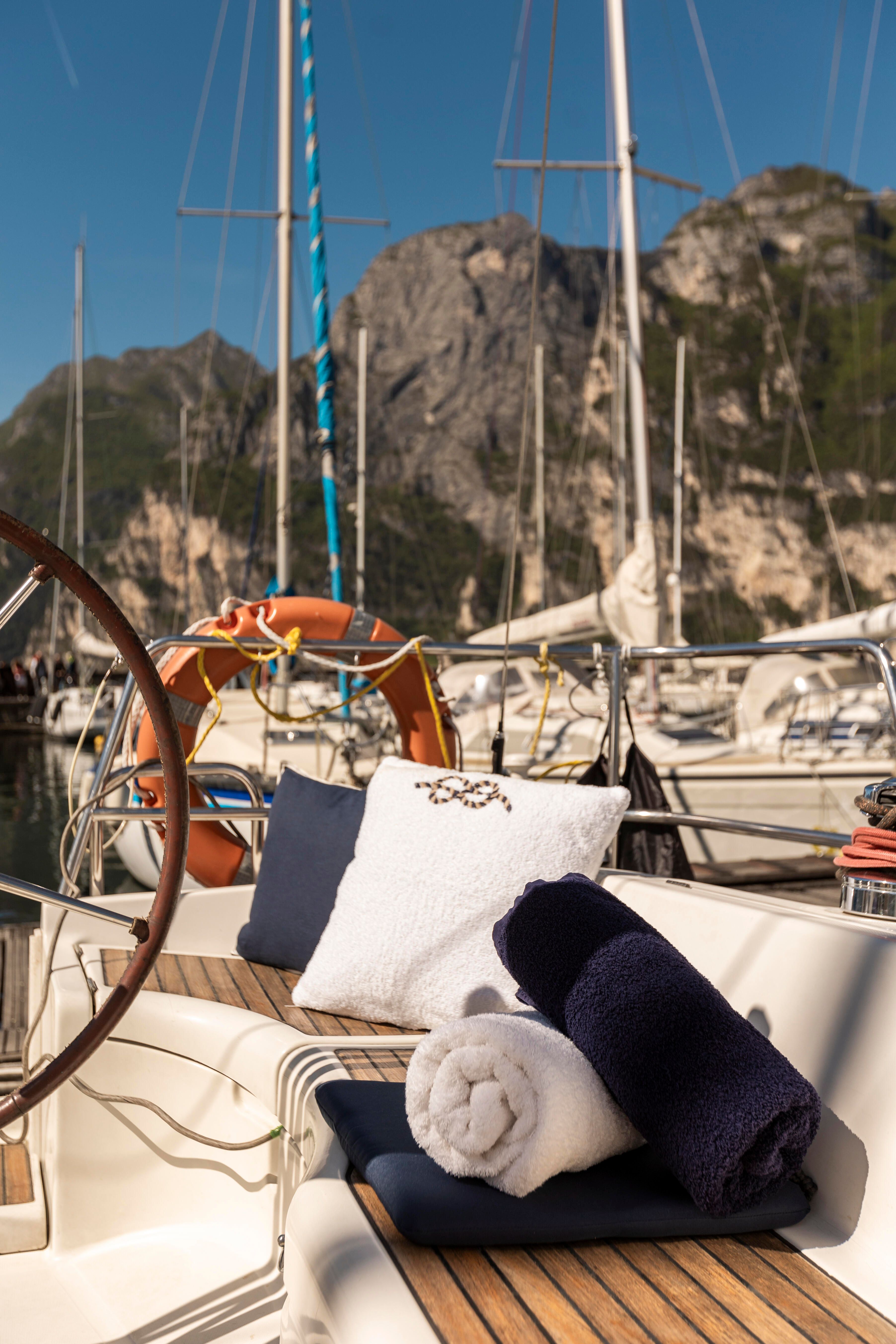 Beneteau Oceanis Clipper 331 | Anton