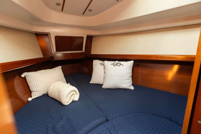 Beneteau Oceanis Clipper 331 | Anton