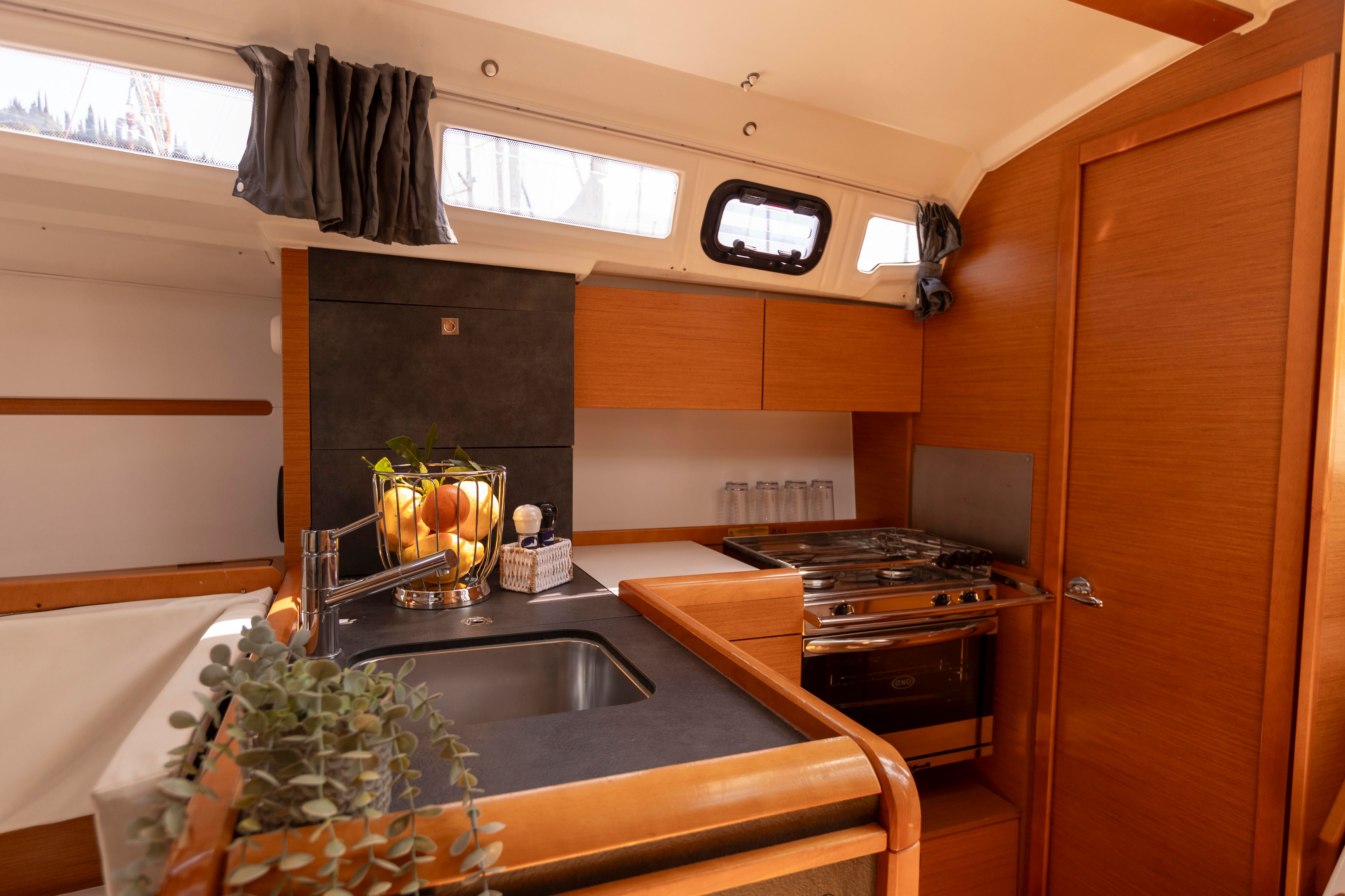 Jeanneau Sun Odyssey 349 | Viola