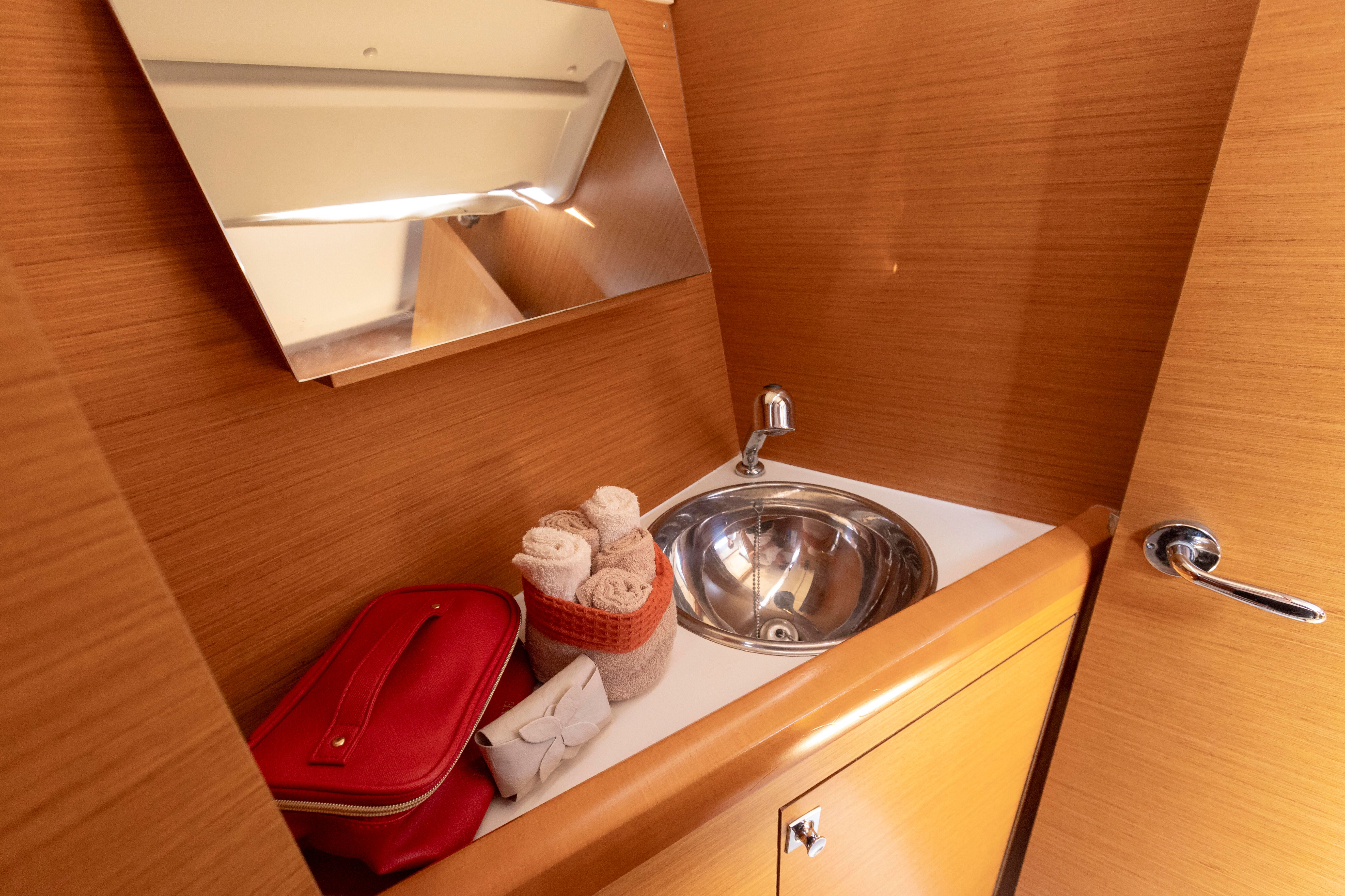 Jeanneau Sun Odyssey 349 | Viola