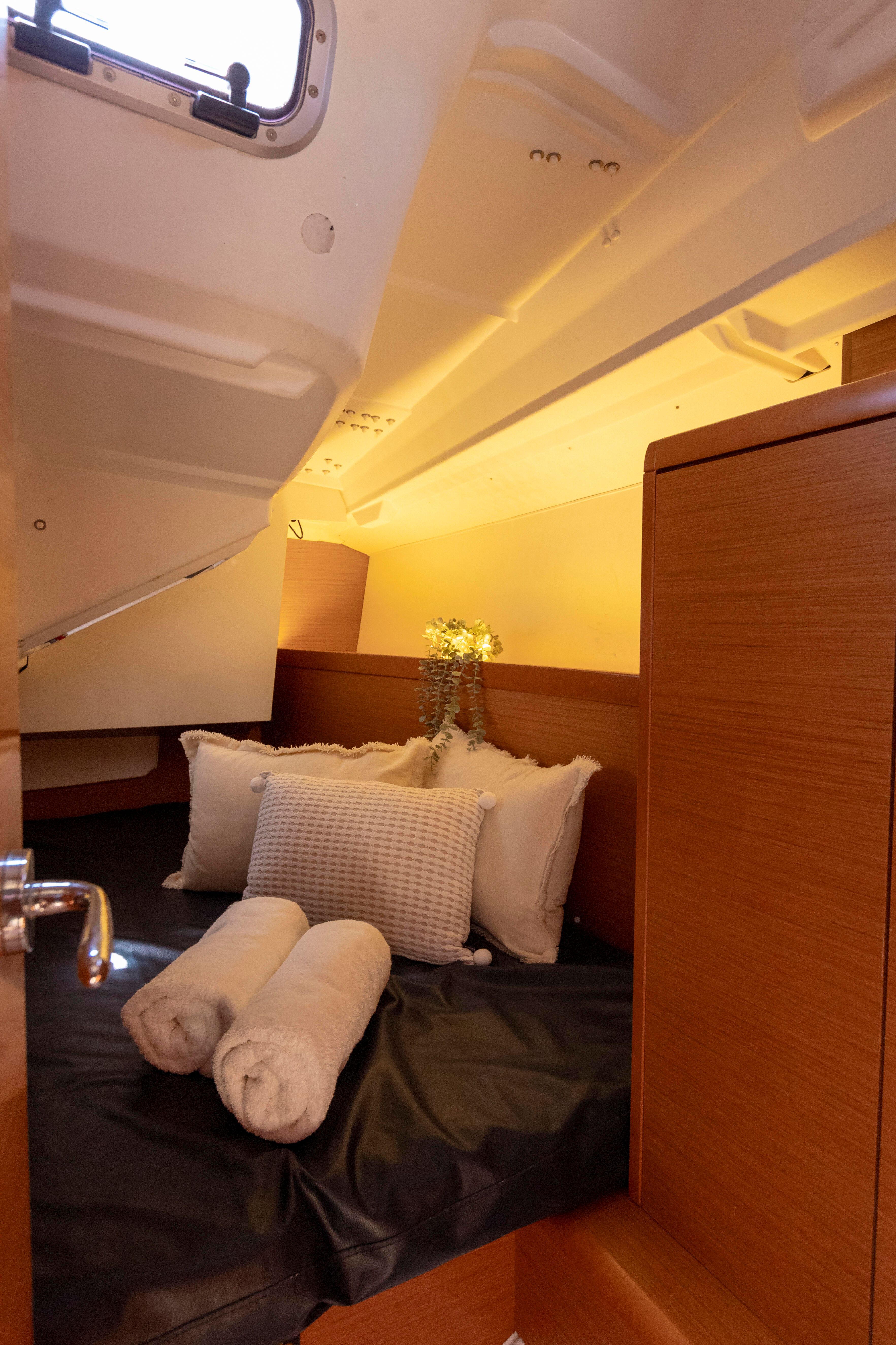 Jeanneau Sun Odyssey 349 | Viola
