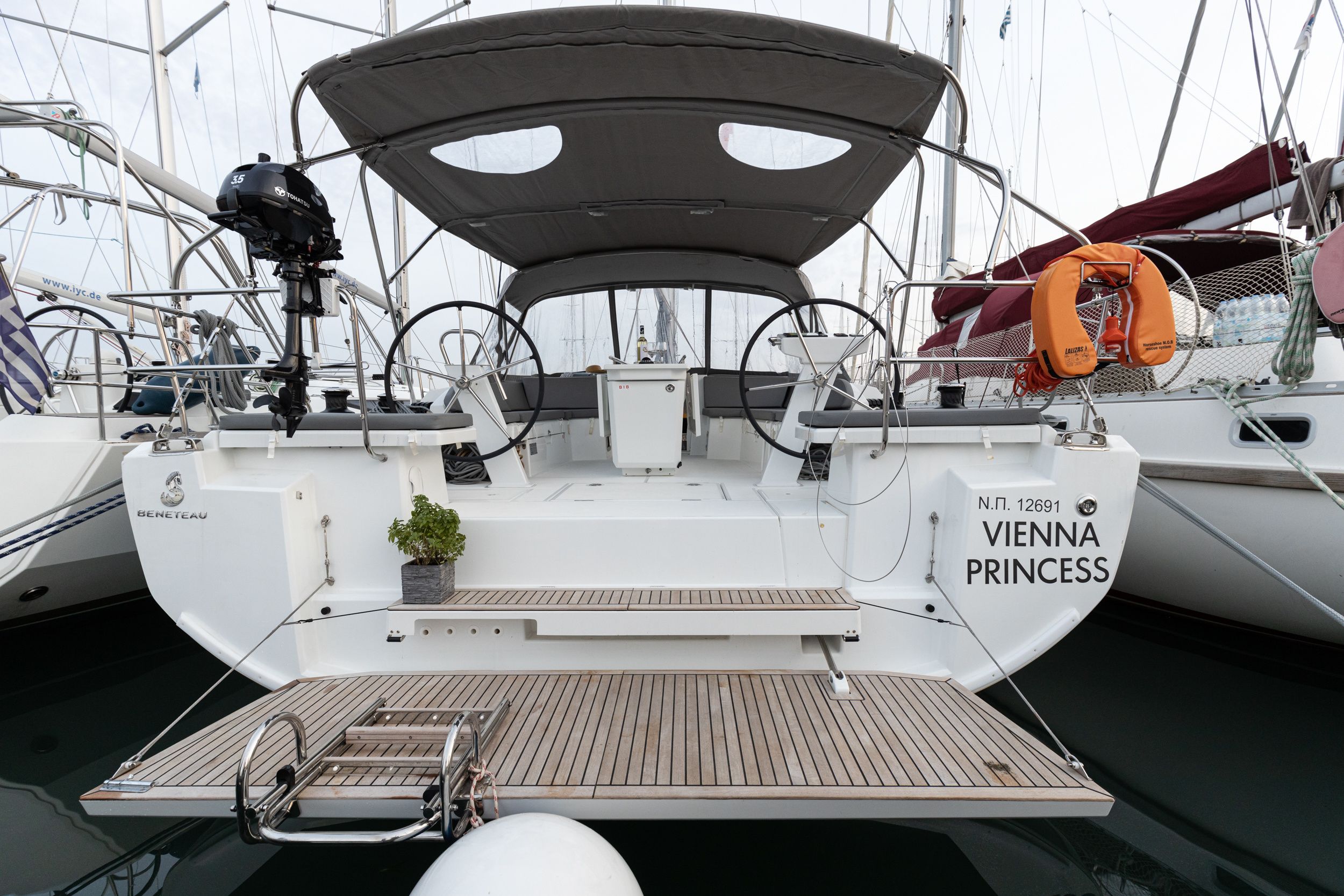 Beneteau Oceanis 46.1 | Vienna Princess