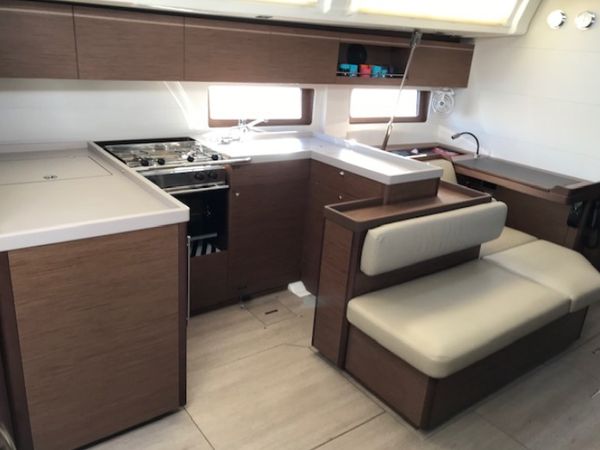 Beneteau Oceanis 51.1 | Bluescape 2
