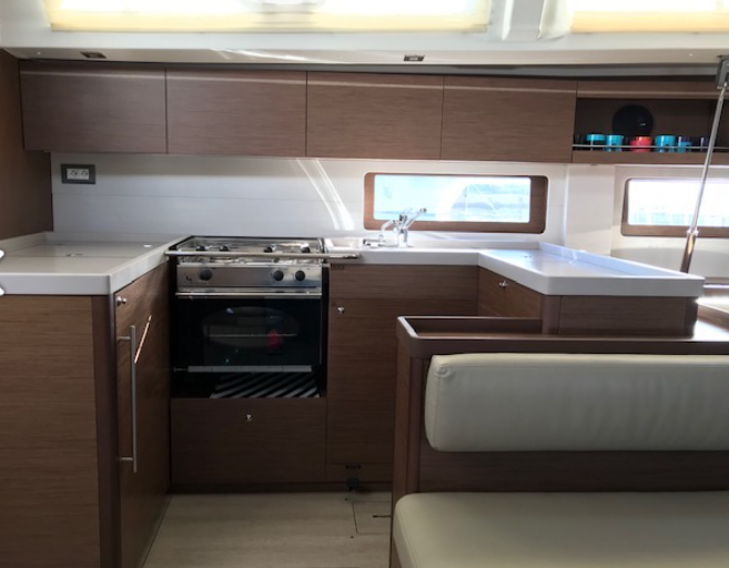 Beneteau Oceanis 51.1 | Bluescape 2