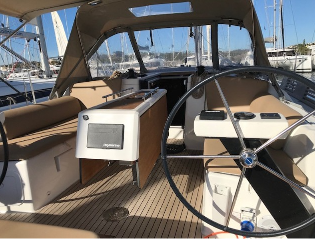 Dufour 390 | Easy Living