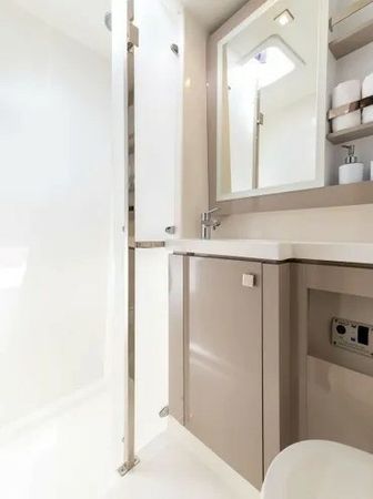 Fountaine Pajot Saona 47 | White Coral