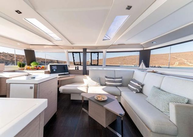 Fountaine Pajot Saona 47 | White Coral