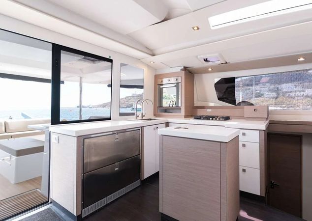 Fountaine Pajot Saona 47 | White Coral