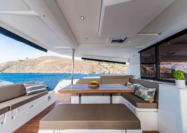 Fountaine Pajot Saona 47 | White Coral