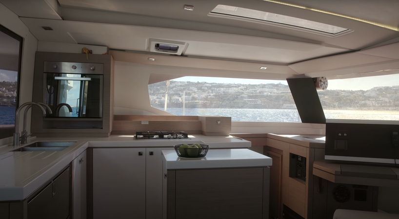 Fountaine Pajot Saona 47 | White Coral