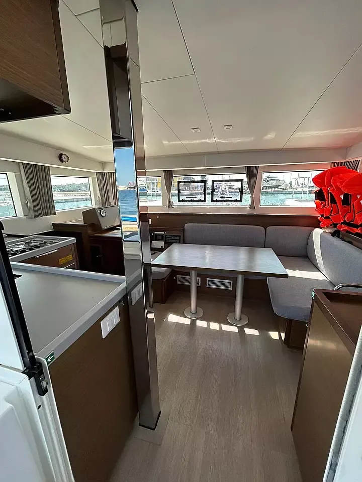 Lagoon 40 | Sunlight