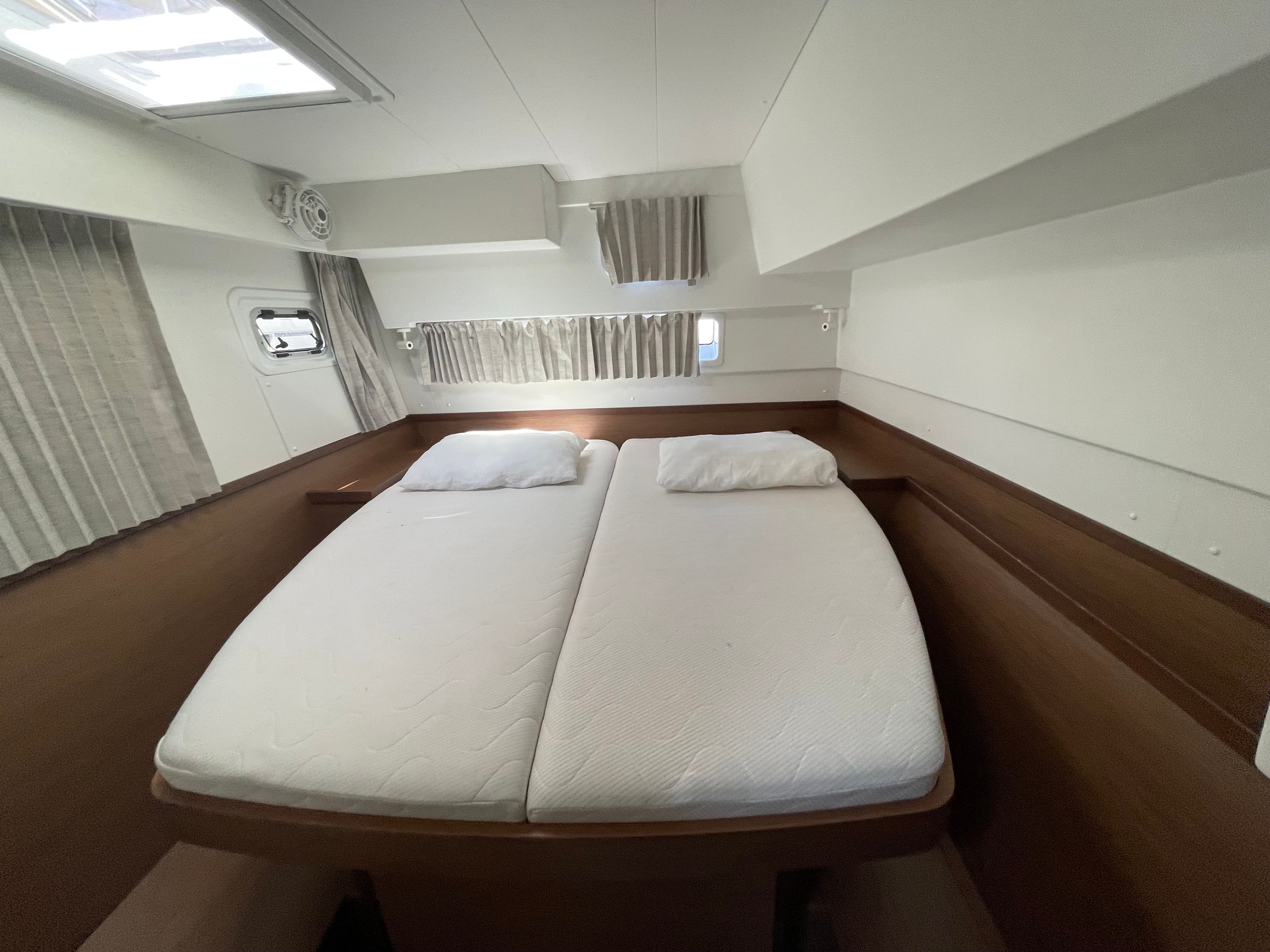 Lagoon 42 | Art Of Liberty