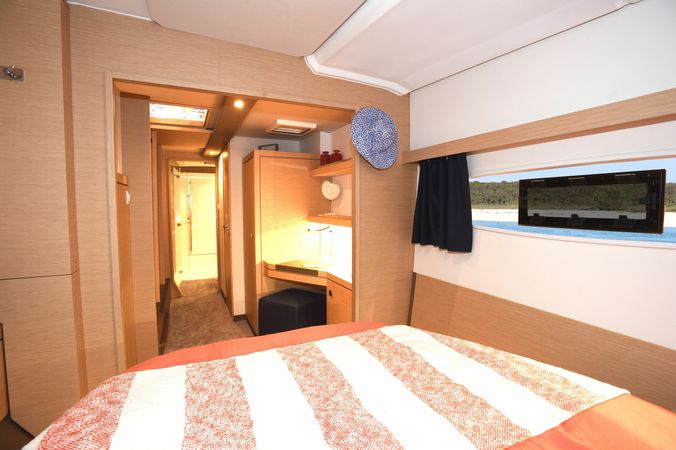 Fountaine Pajot Lucia 40 | Happy Hour