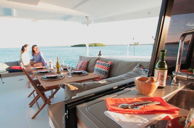 Fountaine Pajot Lucia 40 | Happy Hour