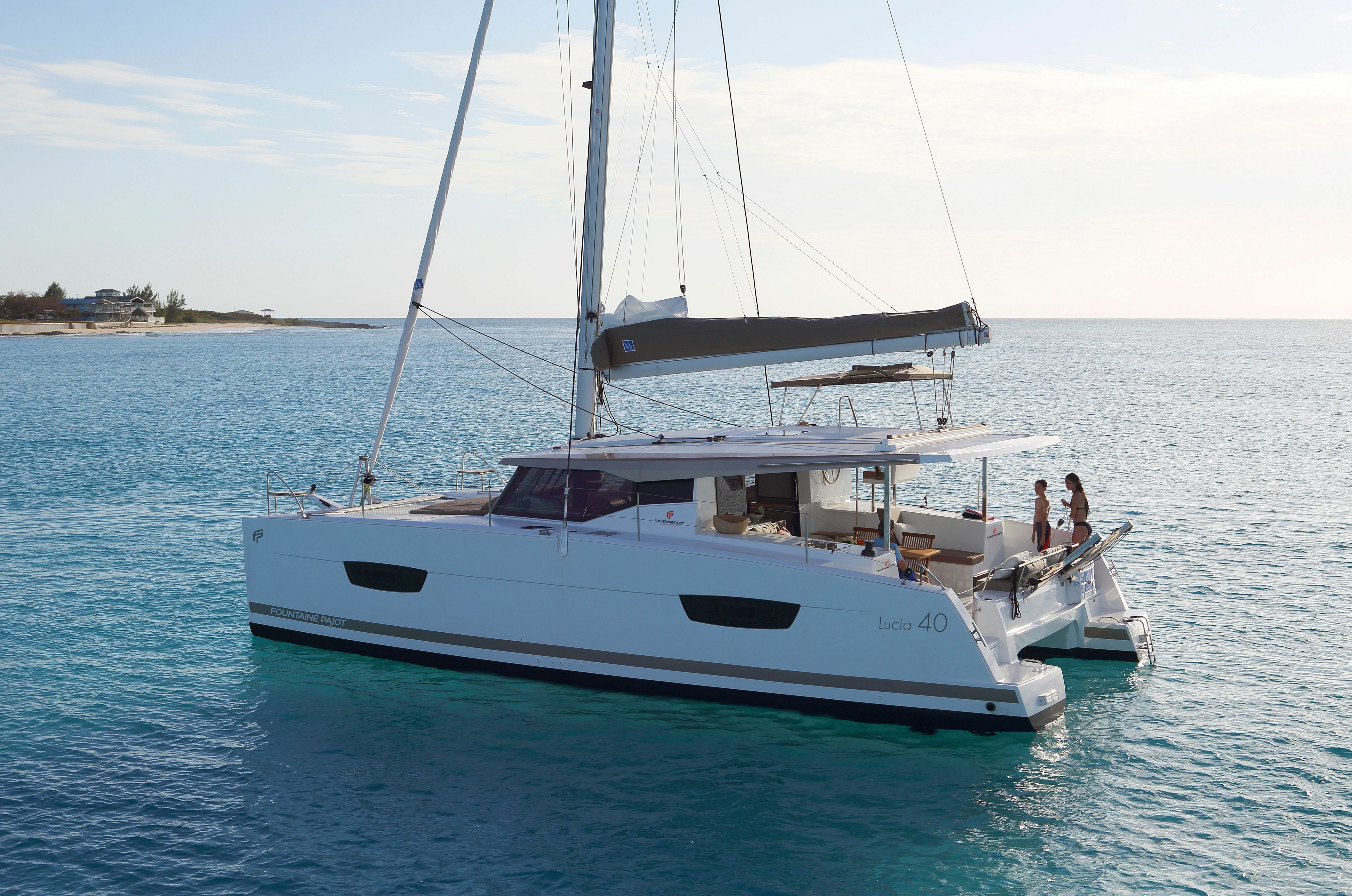 Fountaine Pajot Lucia 40 | Happy Hour