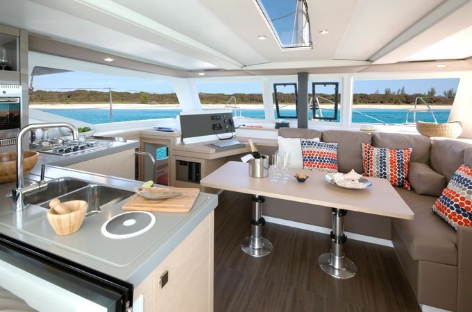 Fountaine Pajot Lucia 40 | Happy Hour