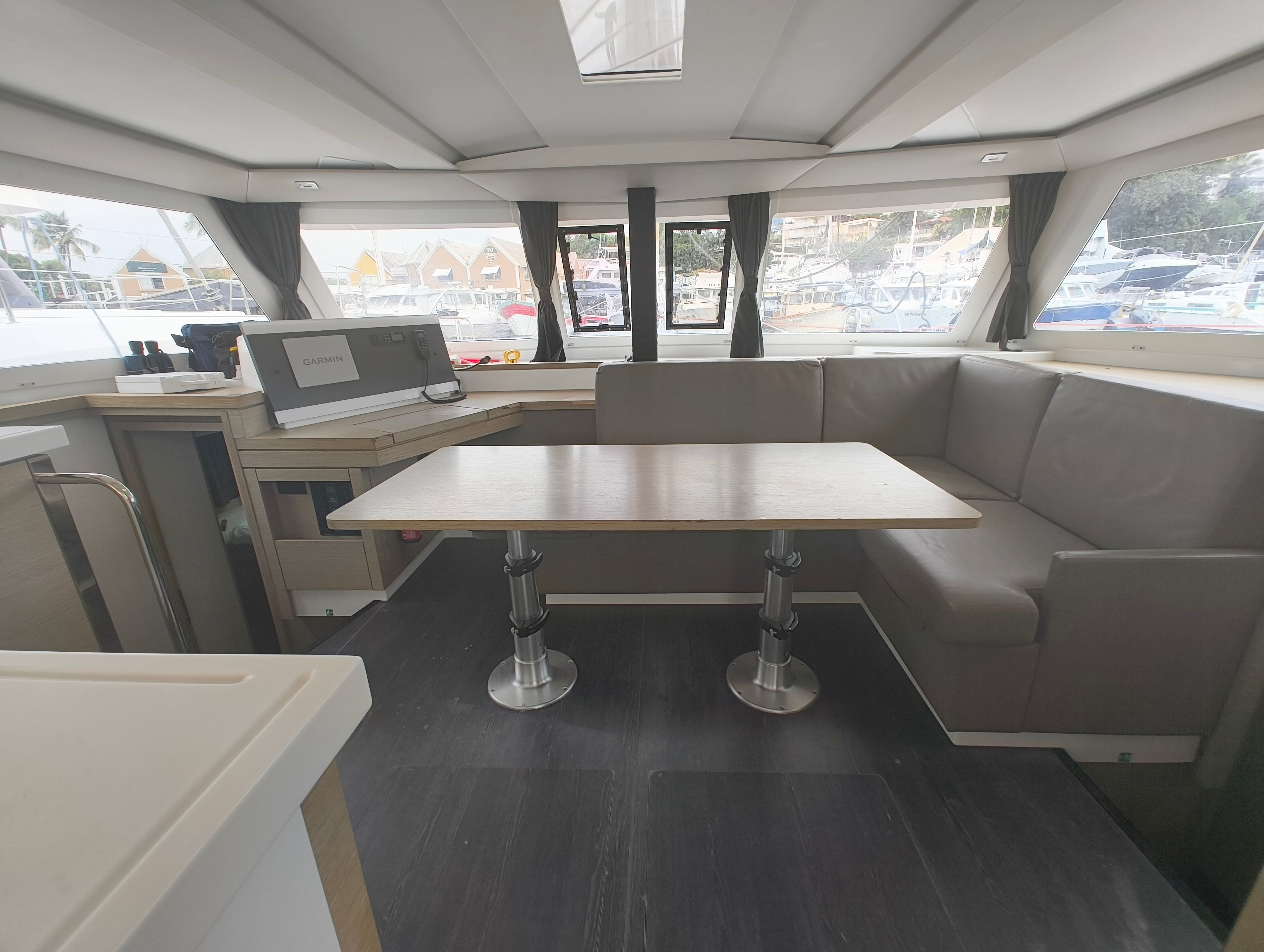 Fountaine Pajot Lucia 40 | Happy Hour