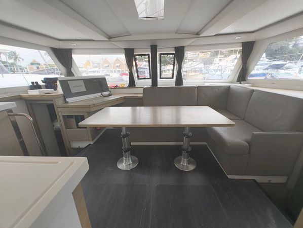 Fountaine Pajot Lucia 40 | Happy Hour