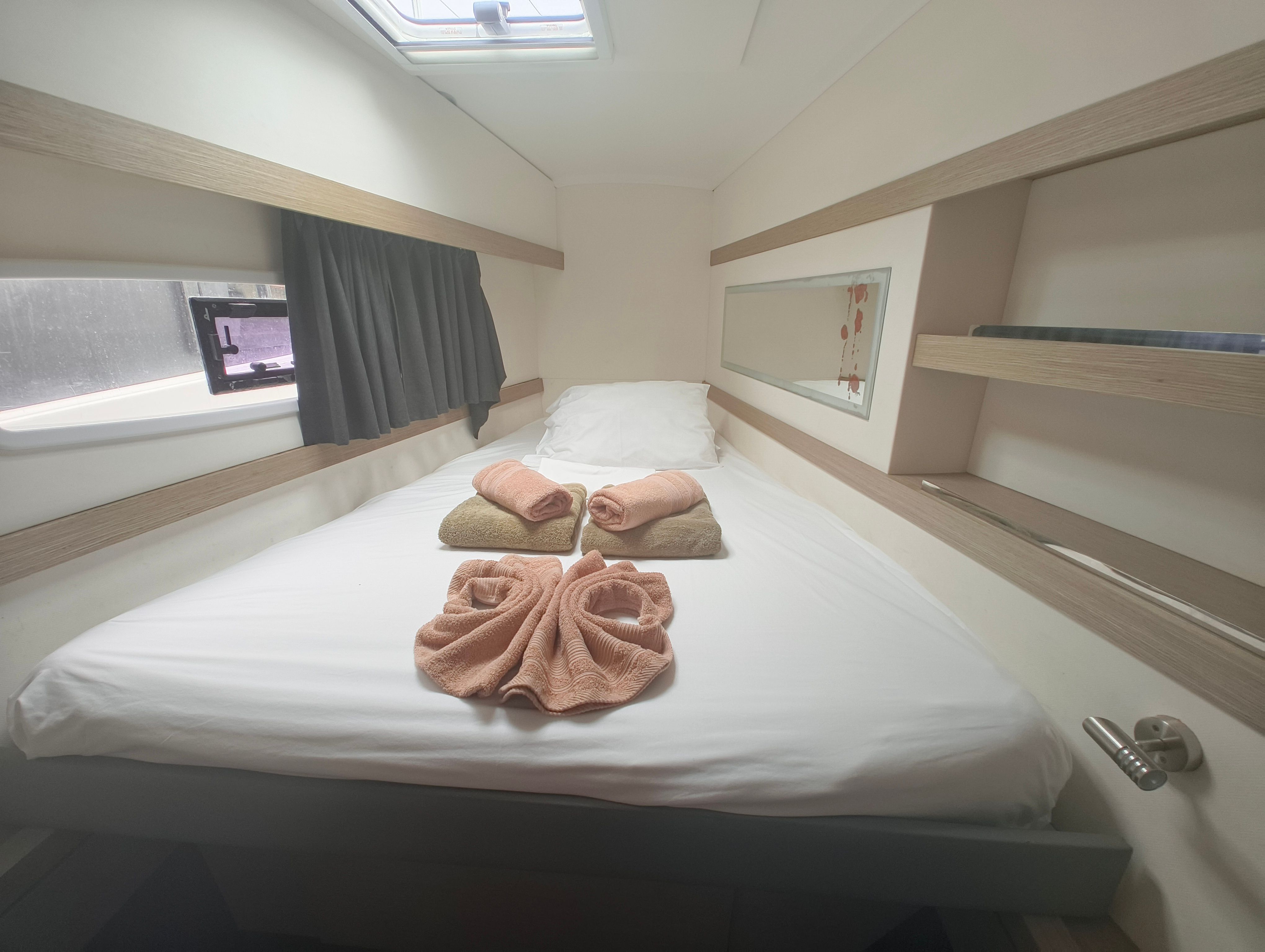 Fountaine Pajot Lucia 40 | Happy Hour