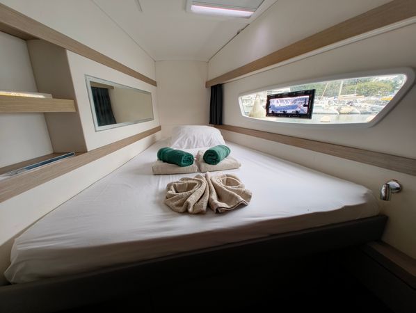 Fountaine Pajot Lucia 40 | Happy Hour