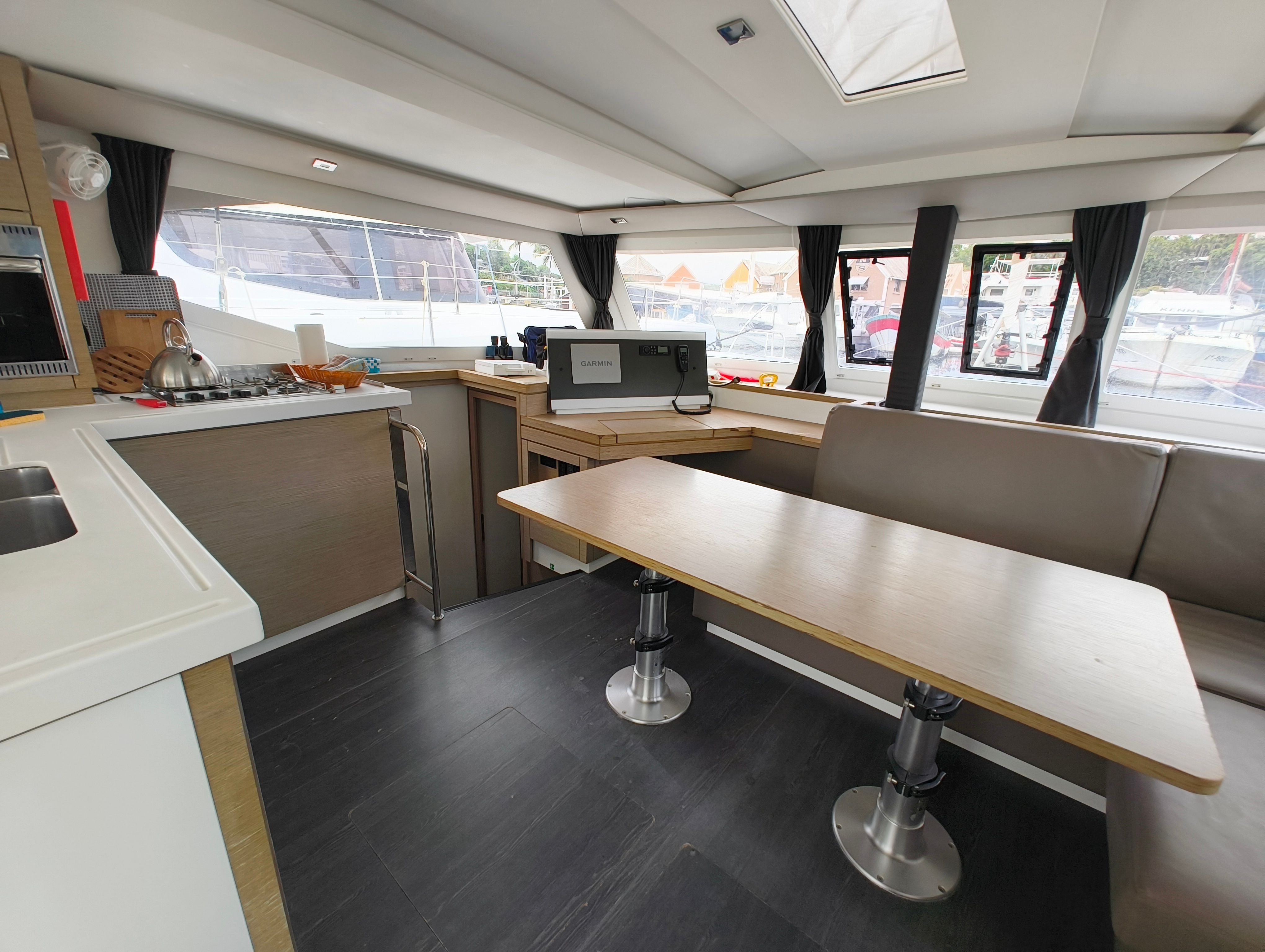 Fountaine Pajot Lucia 40 | Happy Hour