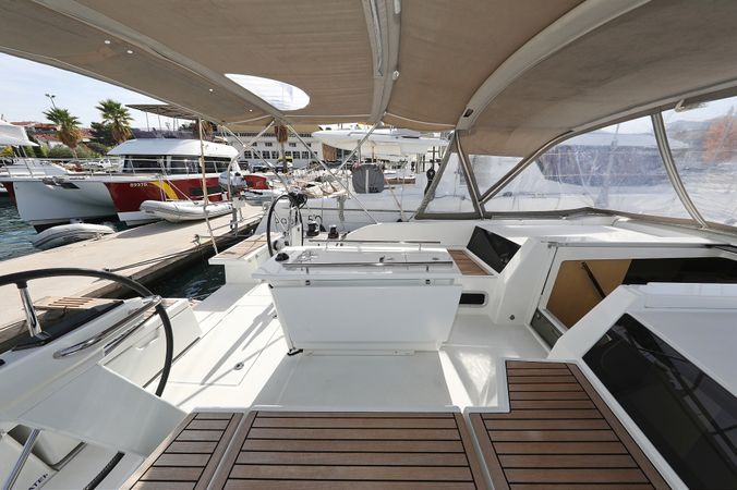 Beneteau Oceanis 46.1 | Air 2