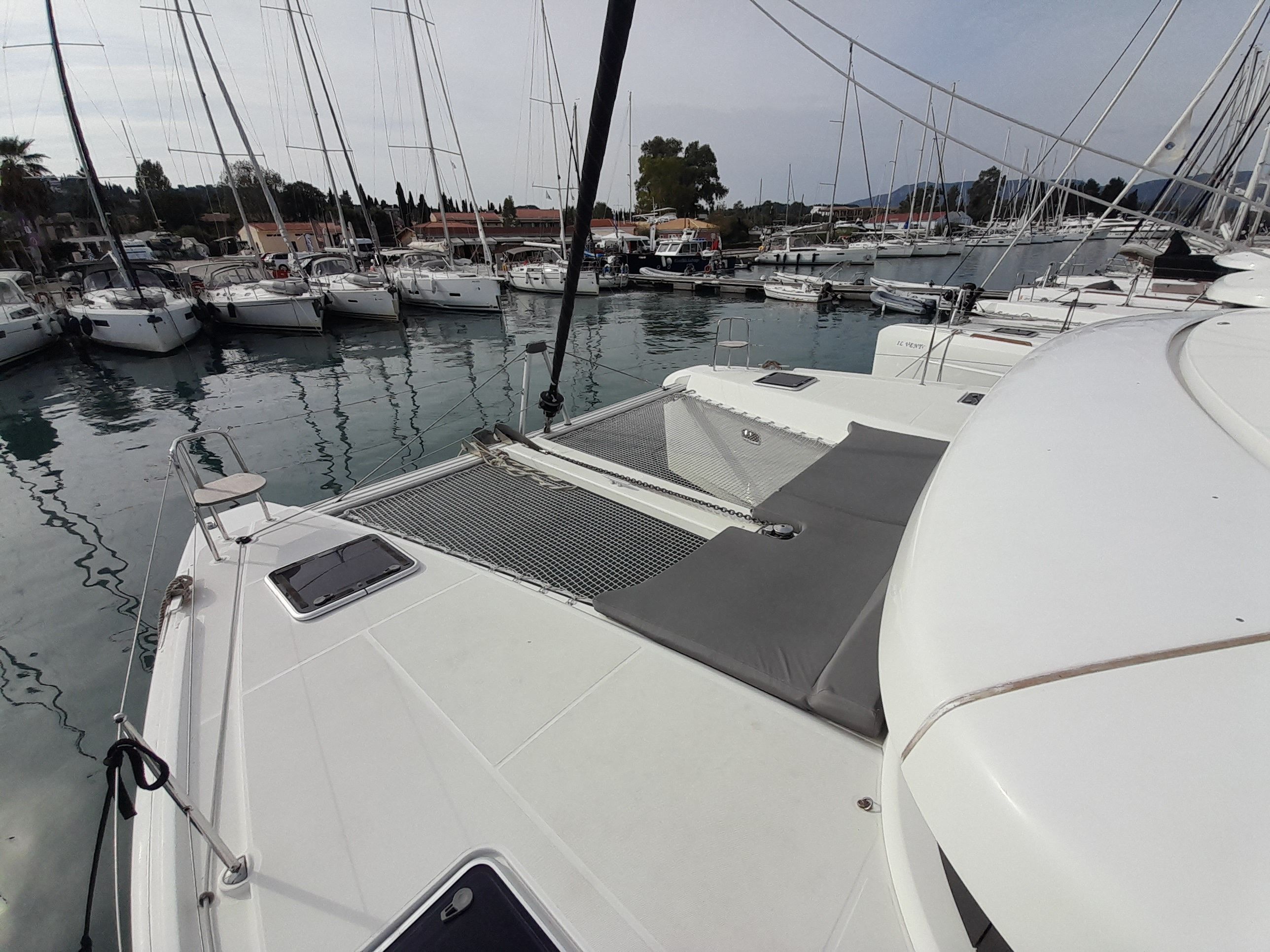 Lagoon 42 | Athina