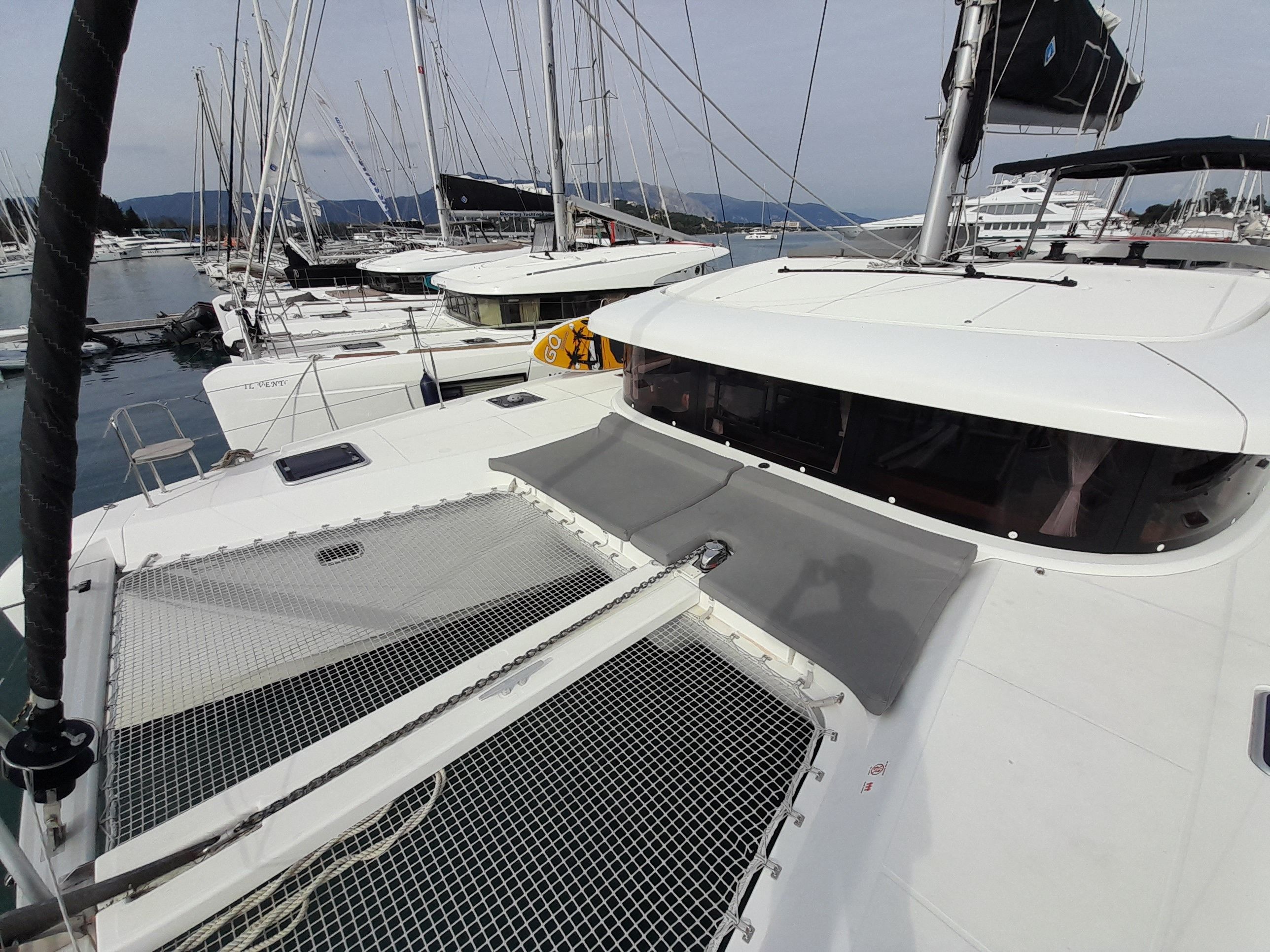 Lagoon 42 | Athina