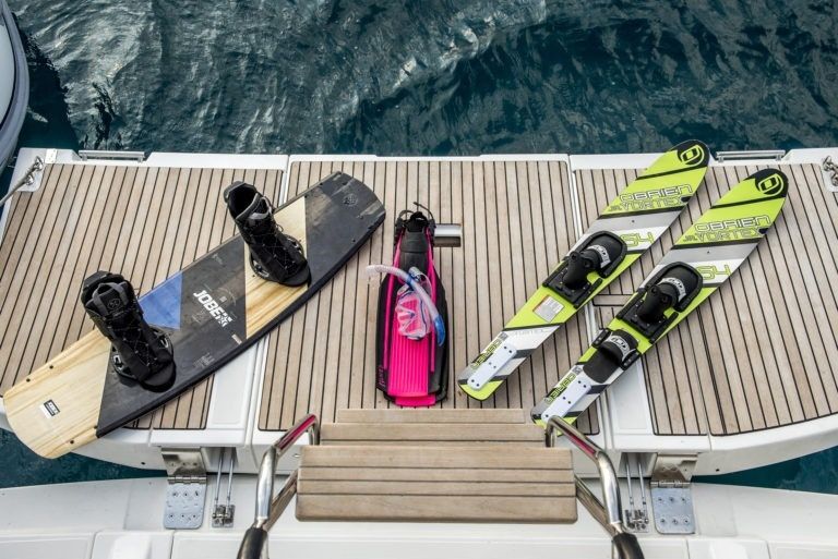 Jeanneau 64 | Life time