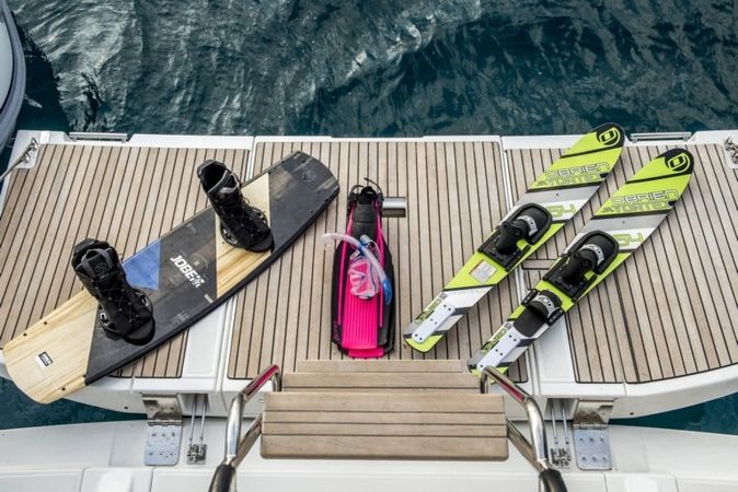 Jeanneau 64 | Life time