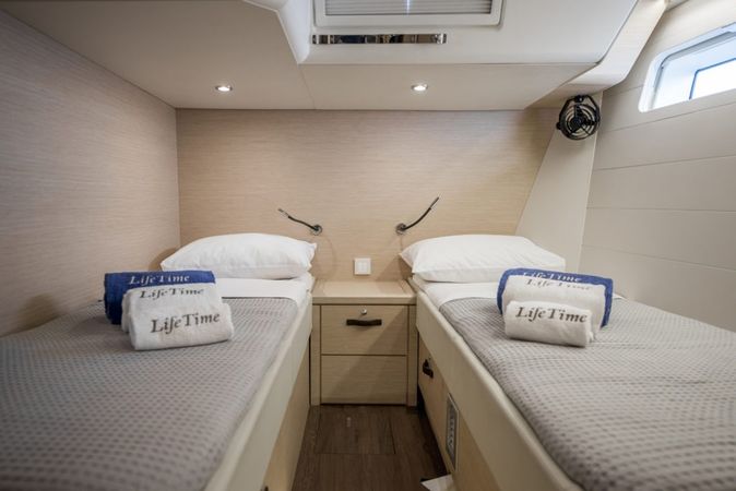 Jeanneau 64 | Life time