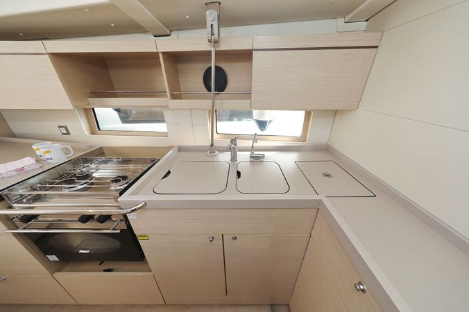 Beneteau Oceanis 46.1 | Lambda