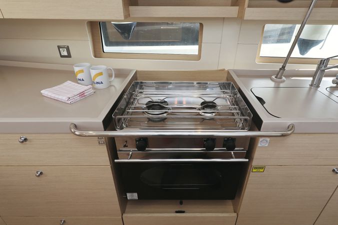 Beneteau Oceanis 46.1 | Lambda